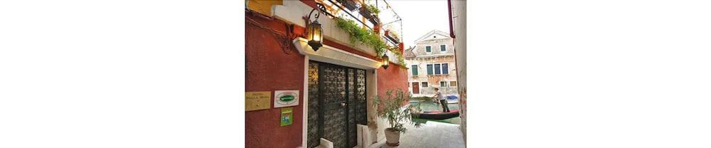 Hotel Dalla Mora Venice Exterior photo